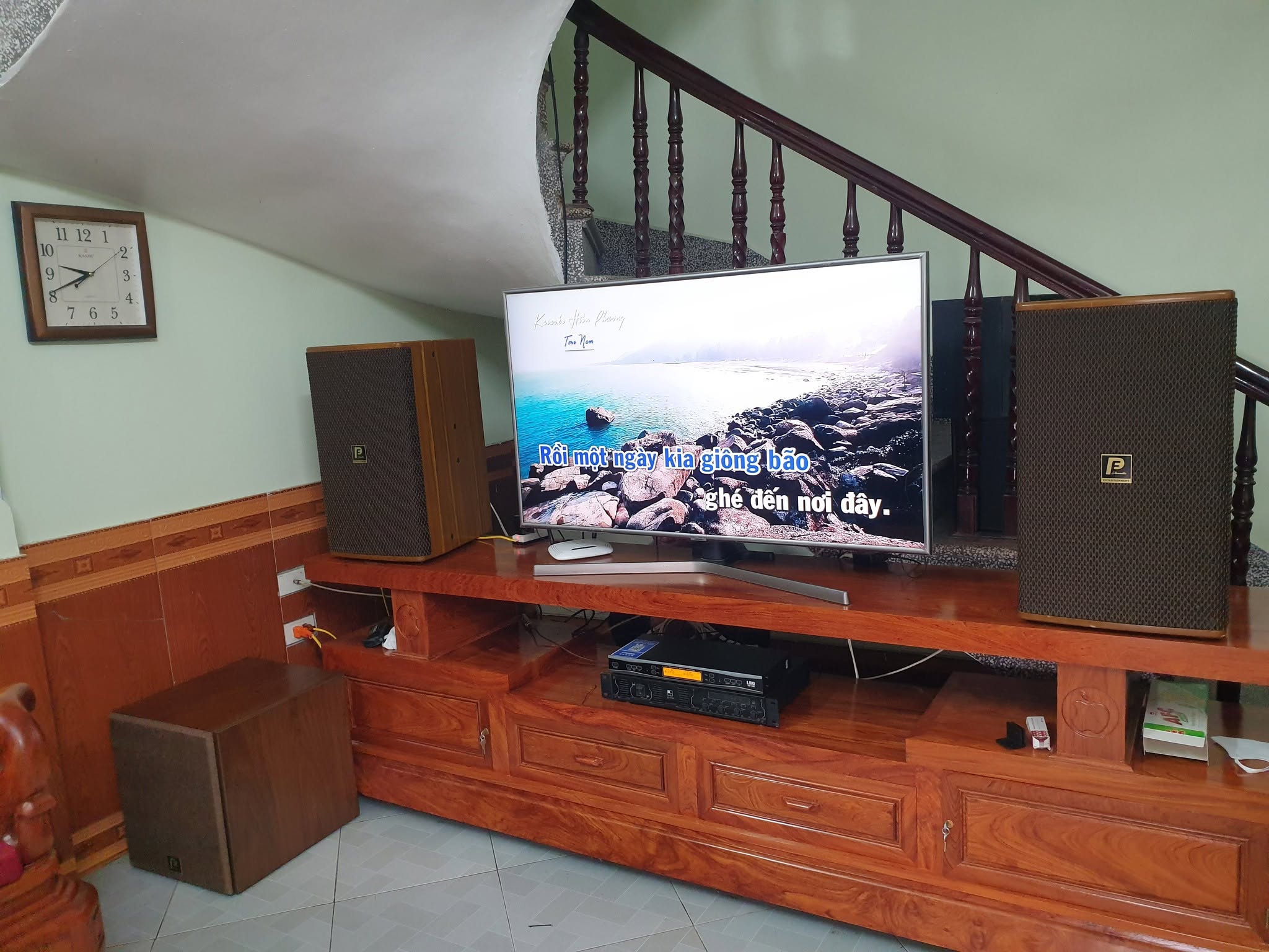 Dàn karaoke lắp đặt thực tế tại nhà khách - Tú Audio